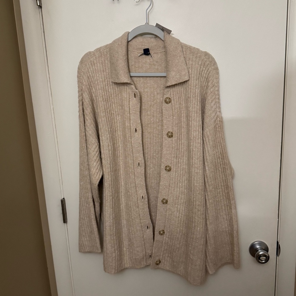 American Eagle Outfitters NWT Women’s Medium Beige Neutral Cardigan Sweater